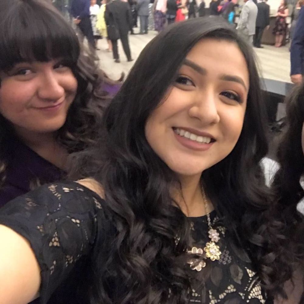 Meet your Posher, Priscila